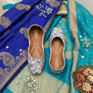 Home desi jutti